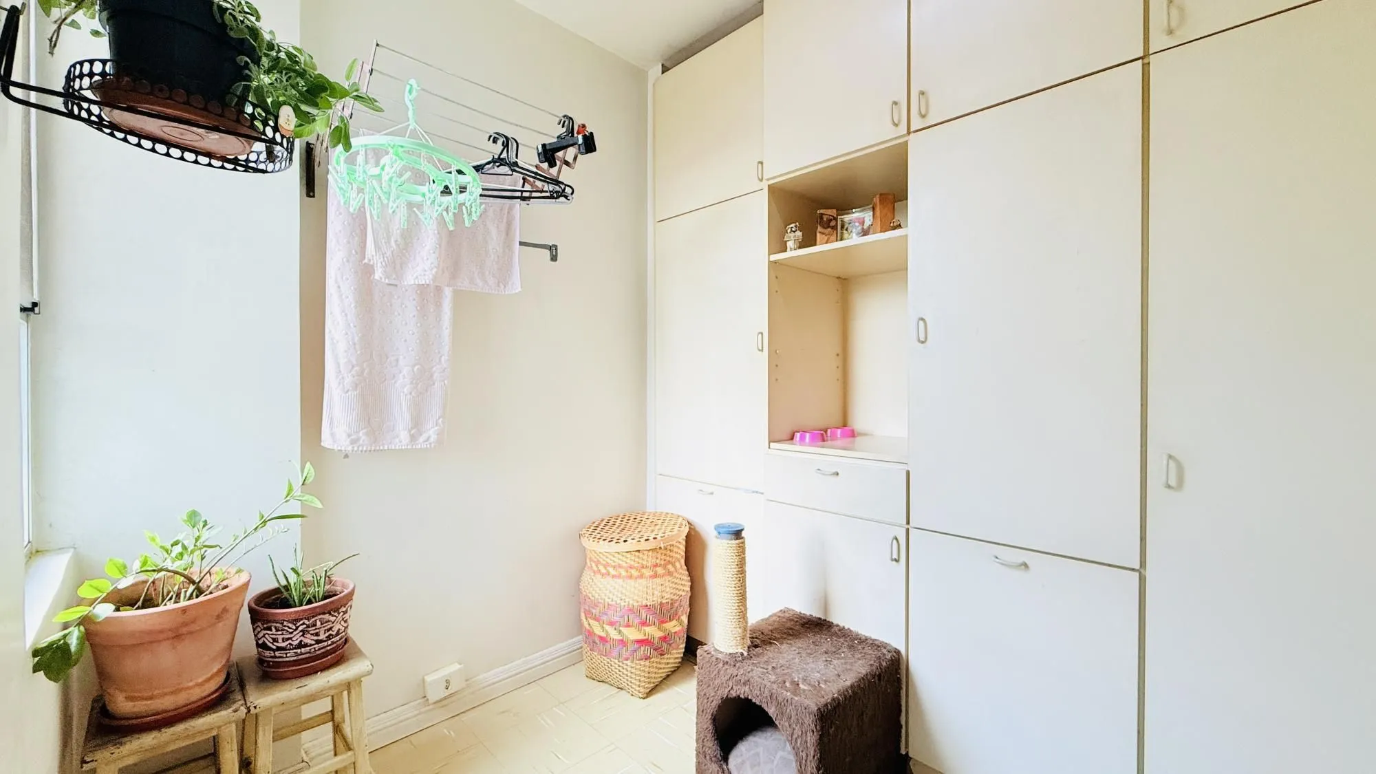 Imagem Apartamento com 3 quartos, 1 suíte, à venda na Avenida Doutor Nilo Peçanha, 1121, Três Figueiras, Porto Alegre