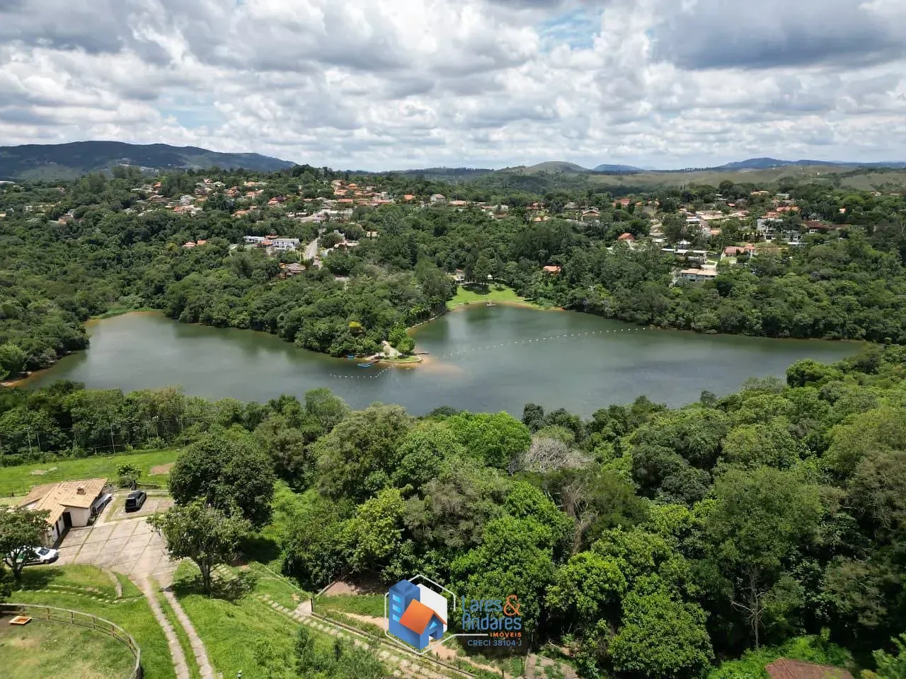 Imagem TERRENO EM CONDOMÍNIO À VENDA, EM ÁREA NOBRE COM 31372,70M², COM ÁGUA, ENERGIA ELÉTRICA, NA SERRA DA CANTAREIRA, MAIRIPORÃ - SP.