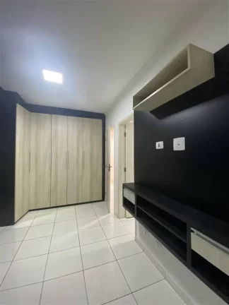 Imagem Apto 3 dormitórios, sendo 1 suíte, sacada envidraçada com churrasqueira, planejado, ar condicionado e 2 vagas de garagem