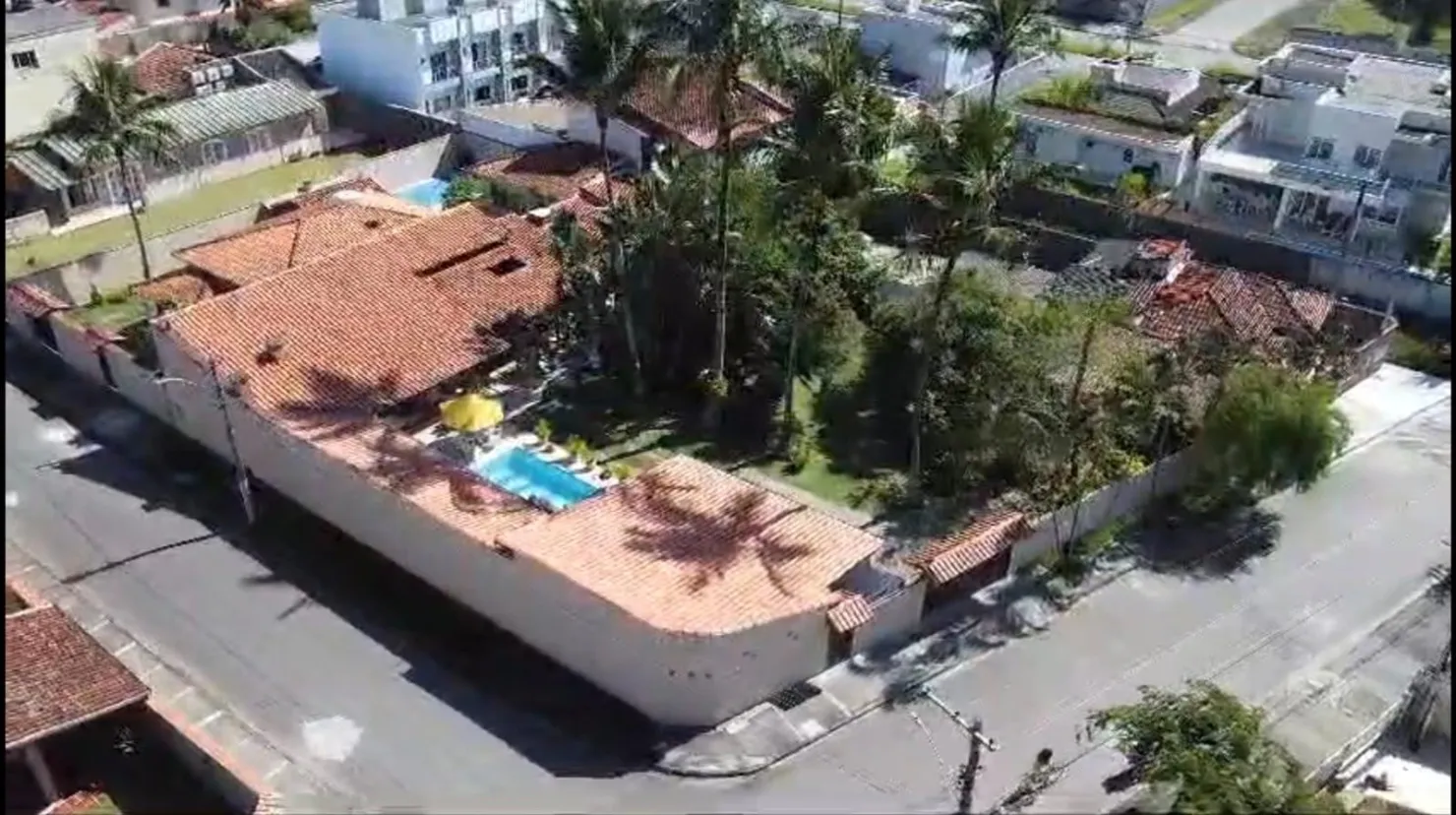 Imagem Seu Refúgio Exclusivo a Apenas 50 Metros do Mar em Caraguatatuba