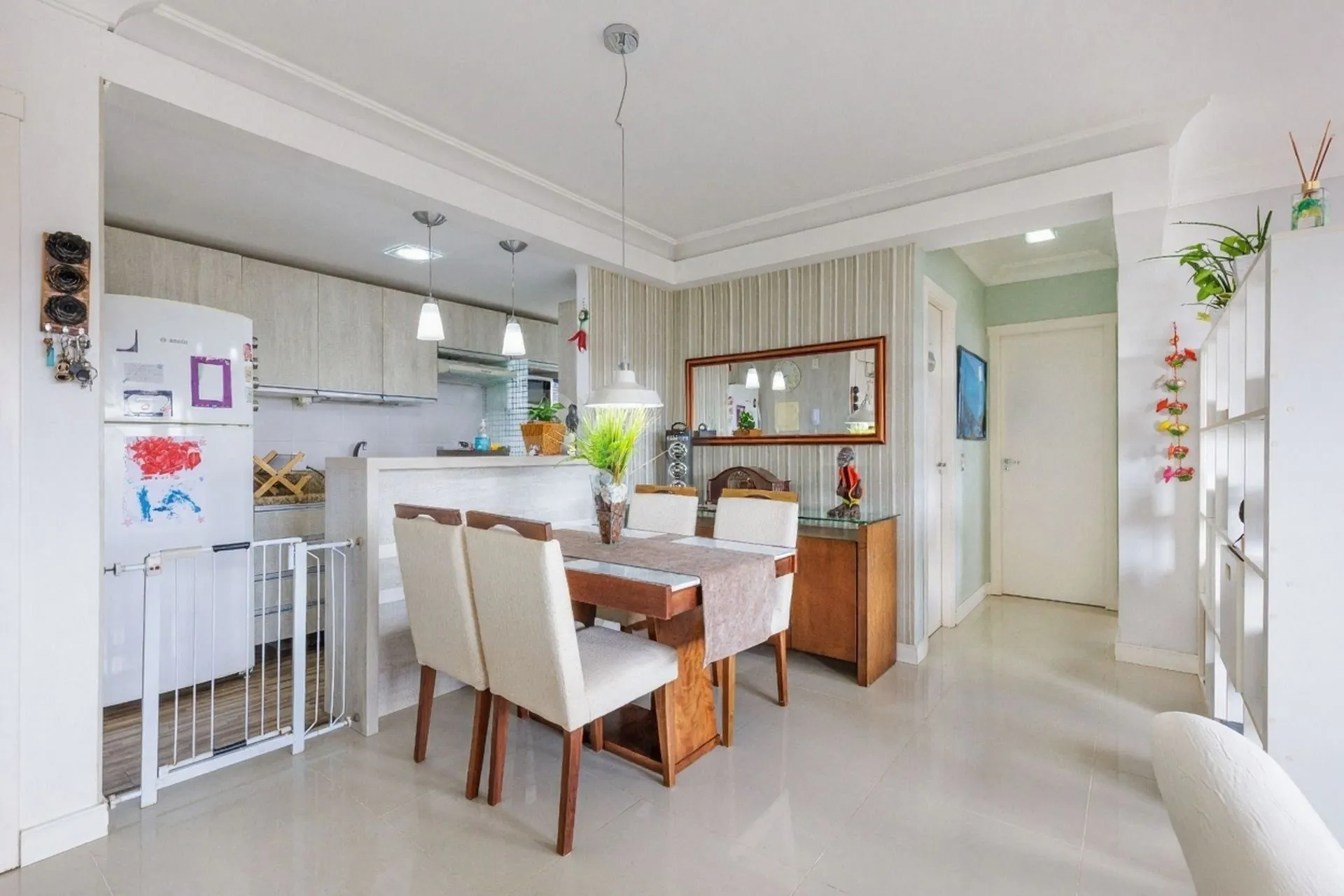 Imagem Vende-se apartamento com 2 quartos (1 suíte), 68m² e 1 vaga - Vila Ipiranga