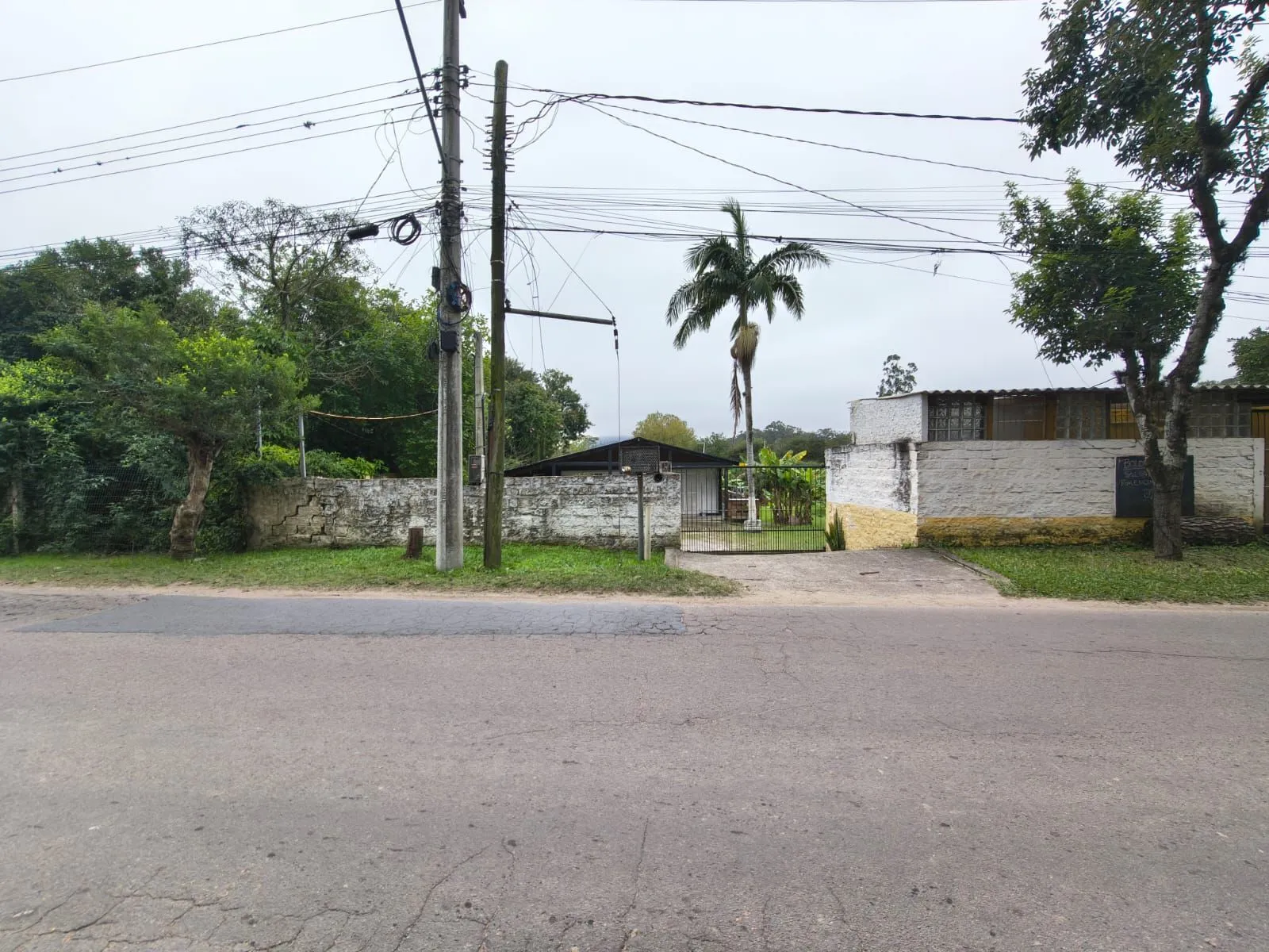 Imagem Terreno medindo 1.296m² no bairro Ponta Grossa - Porto Alegre/RS