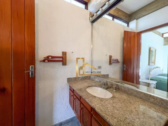 Imagem Casa com 4 suítes, vista livre para as montanhas e lazer completo - A 12 minutos do centro de Teresópolis