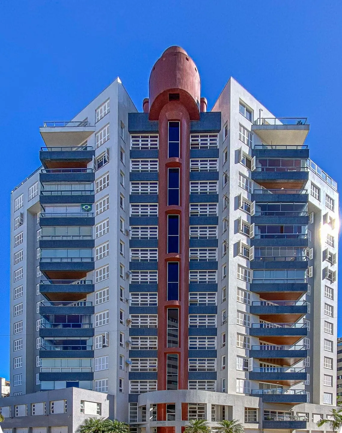 Imagem Apartamento à venda em Torres, Predial, com 4 quartos, 180m2