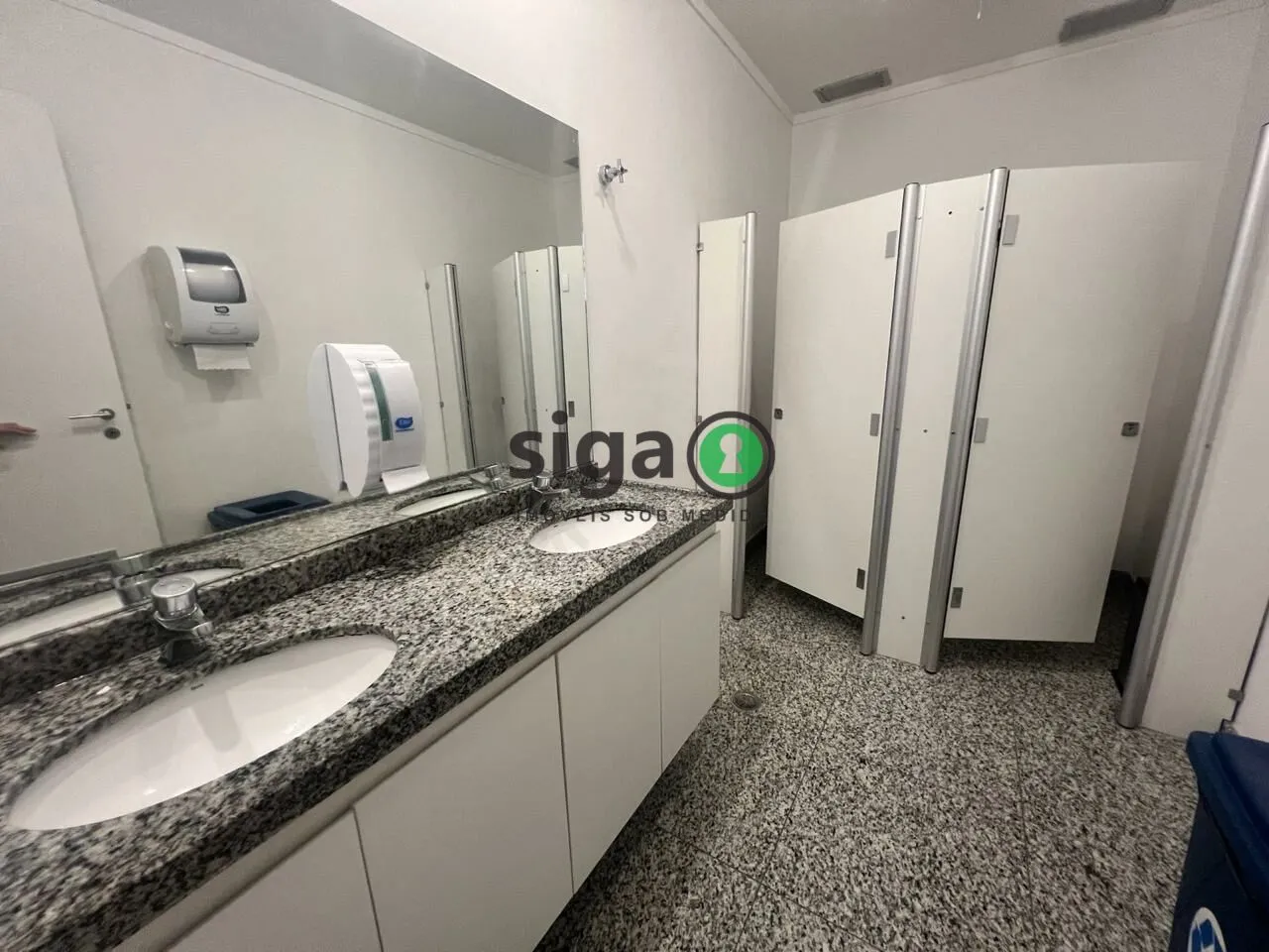 Imagem Conjunto Comercial ao Lado da Hebraica - Jardim Europa - São Paulo/SP