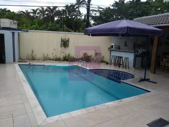 Imagem Lindo sobrado em condominio fechado.