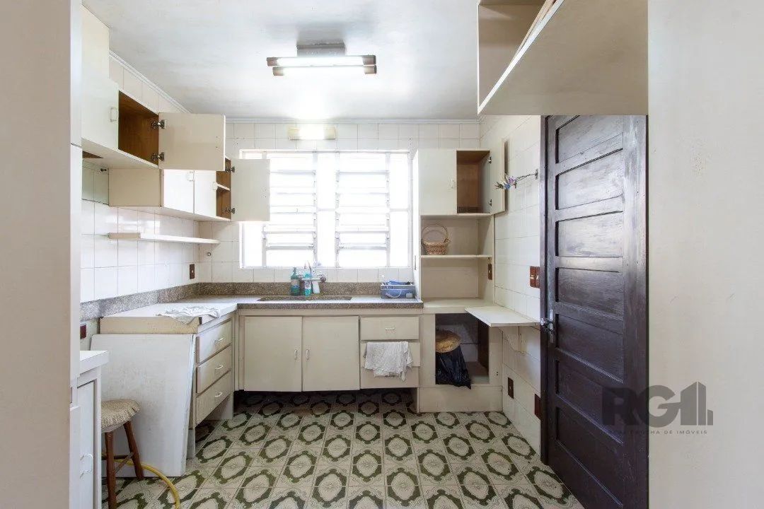 Imagem Casa para Venda - 72.6m², 4 dormitórios, sendo 1 suites, 6 vagas - Camaquã