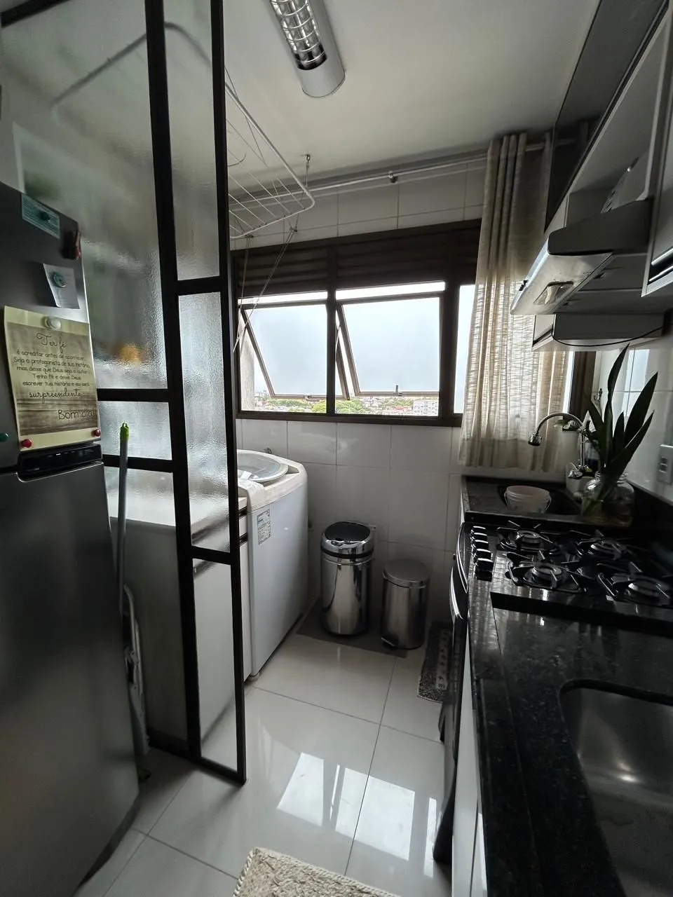 Imagem Apartamento com Suíte, Lareira e 2 Vagas na Zona Norte