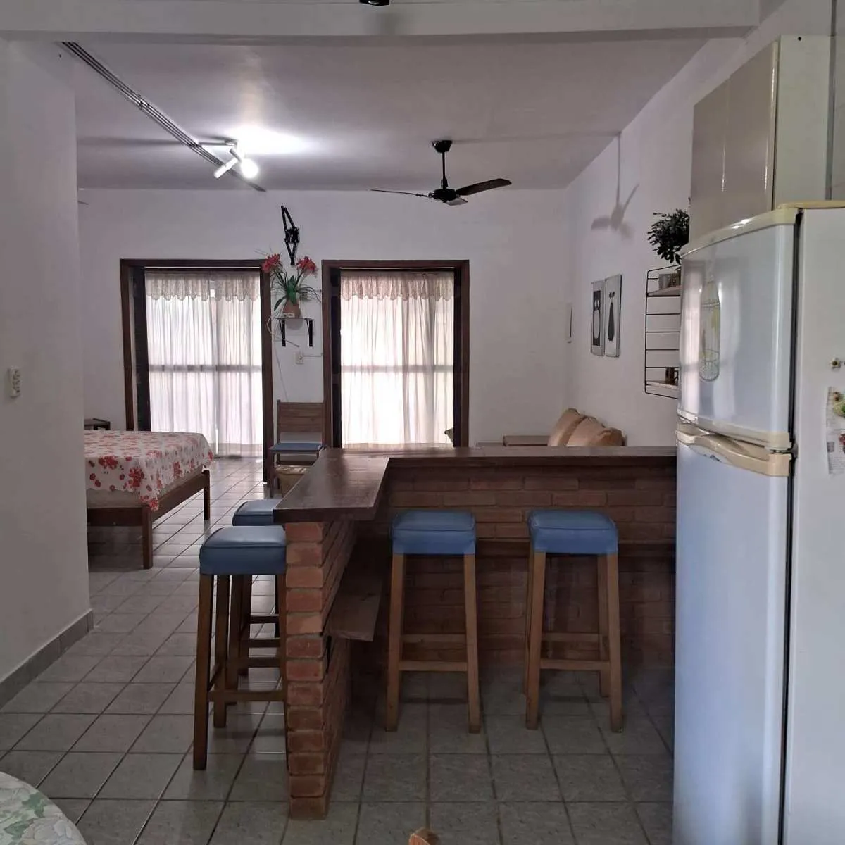 Imagem Casa à venda em Guarujá, Enseada, com 1 quarto, com 70 m2, Condomínio Mandaguari