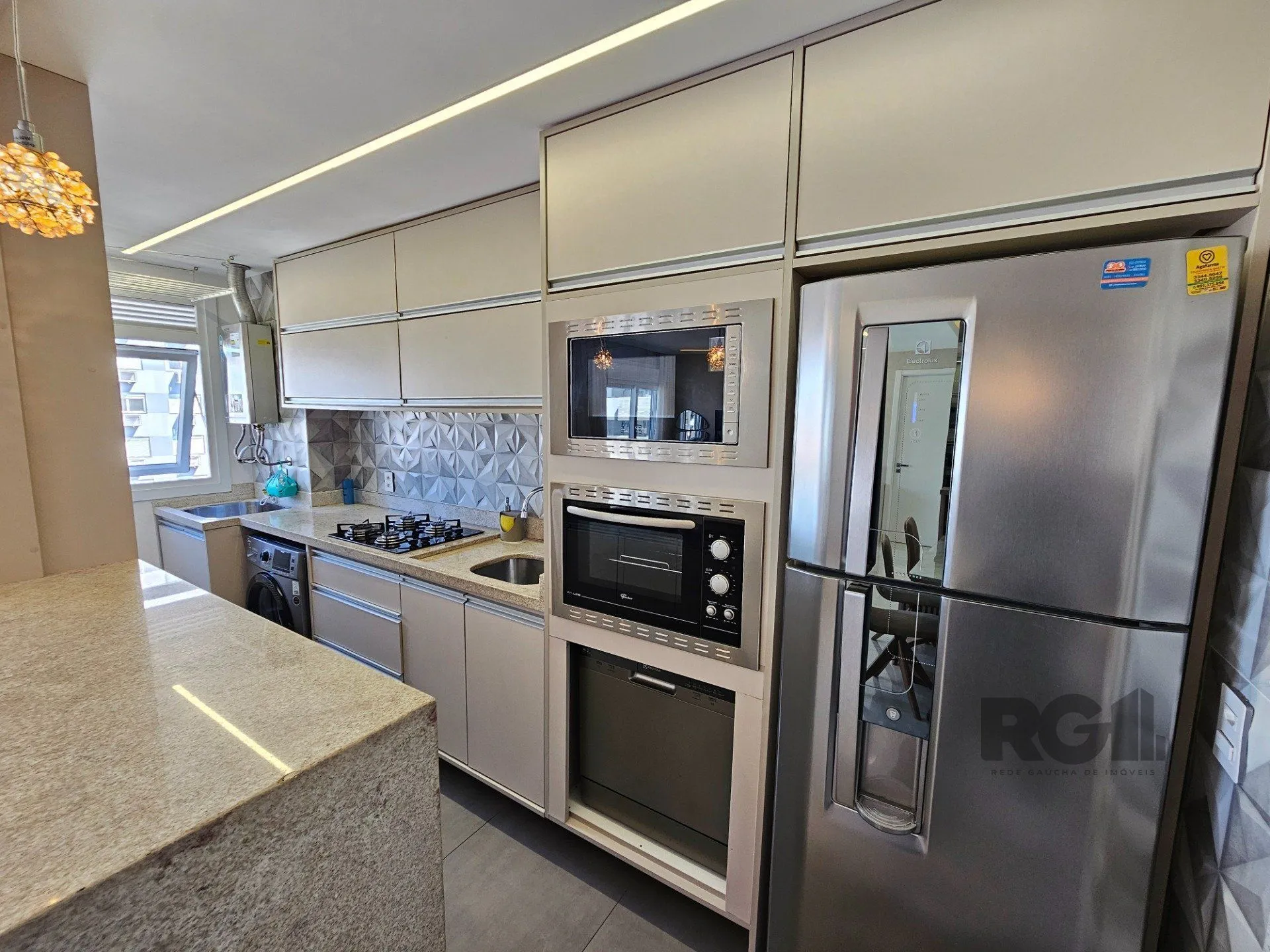 Imagem Apartamento para Venda - 67.43m², 2 dormitórios, sendo 1 suites, 2 vagas - Jardim Lindóia