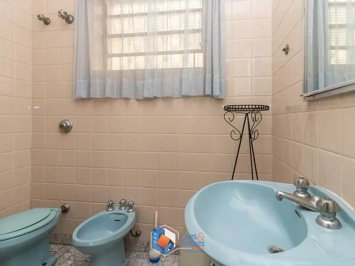 Imagem Casa para venda em Lapa com 6 quartos, sendo 2 suítes, 132m²