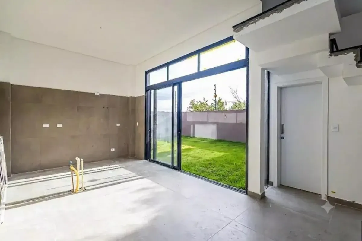 Imagem Sobrado com 3 Quartos à Venda, 130 m² em Pilarzinho - Curitiba