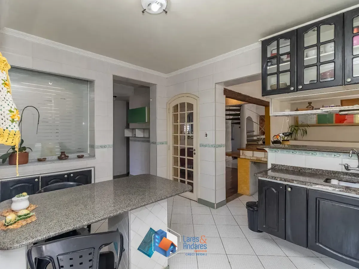 Imagem Sobrado para venda em Vila Indiana com 5 quartos, sendo 3 suítes, 500m²