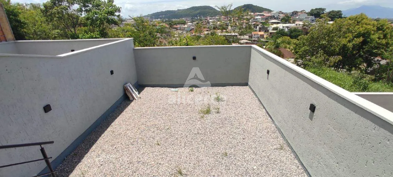 Imagem Sobrado à venda com 2 quartos 2 suítes, 84m² em Potecas São José
