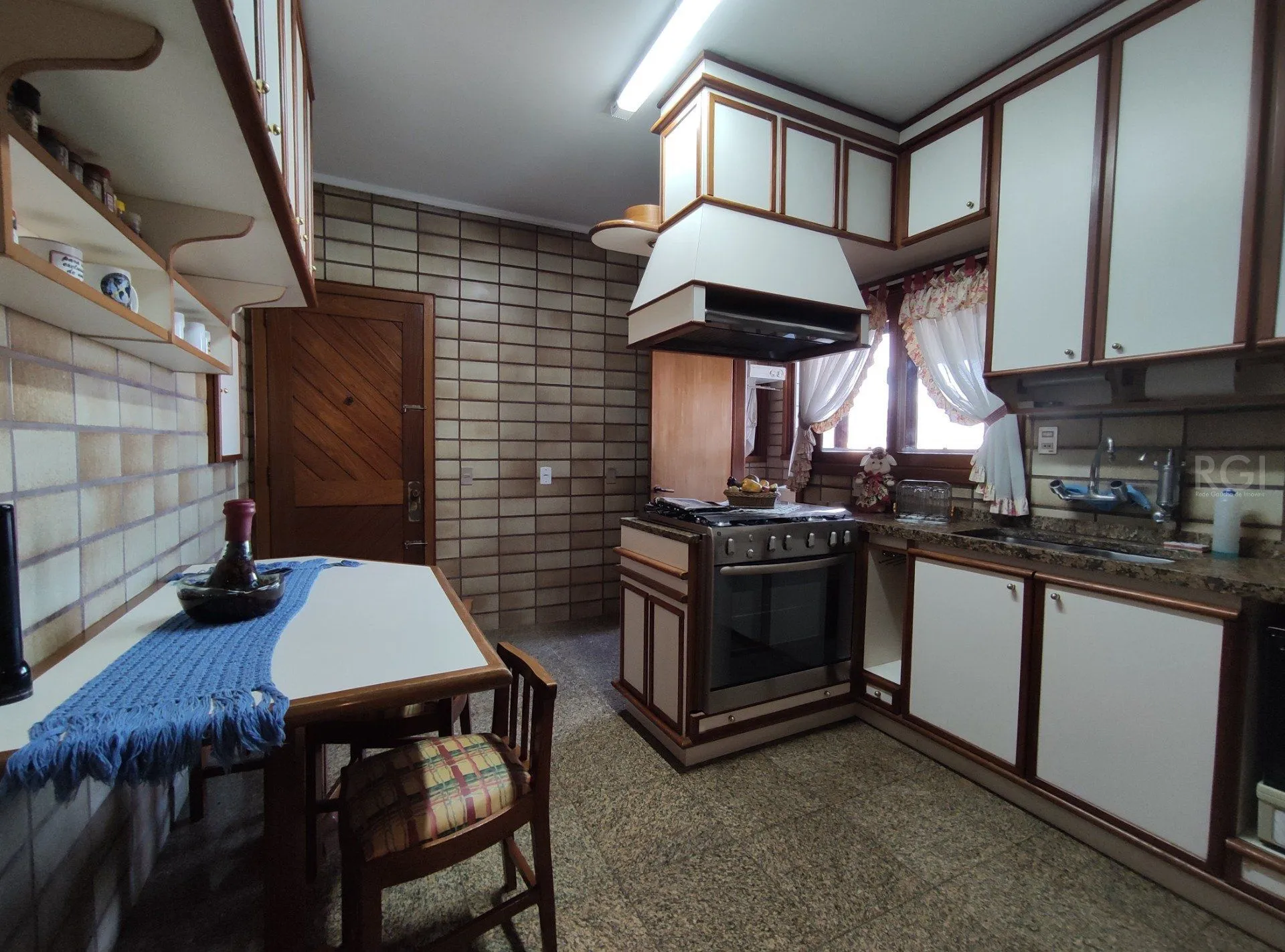 Imagem Cobertura para Venda - 354.67m², 3 dormitórios, sendo 1 suites, 3 vagas - Jardim Lindóia