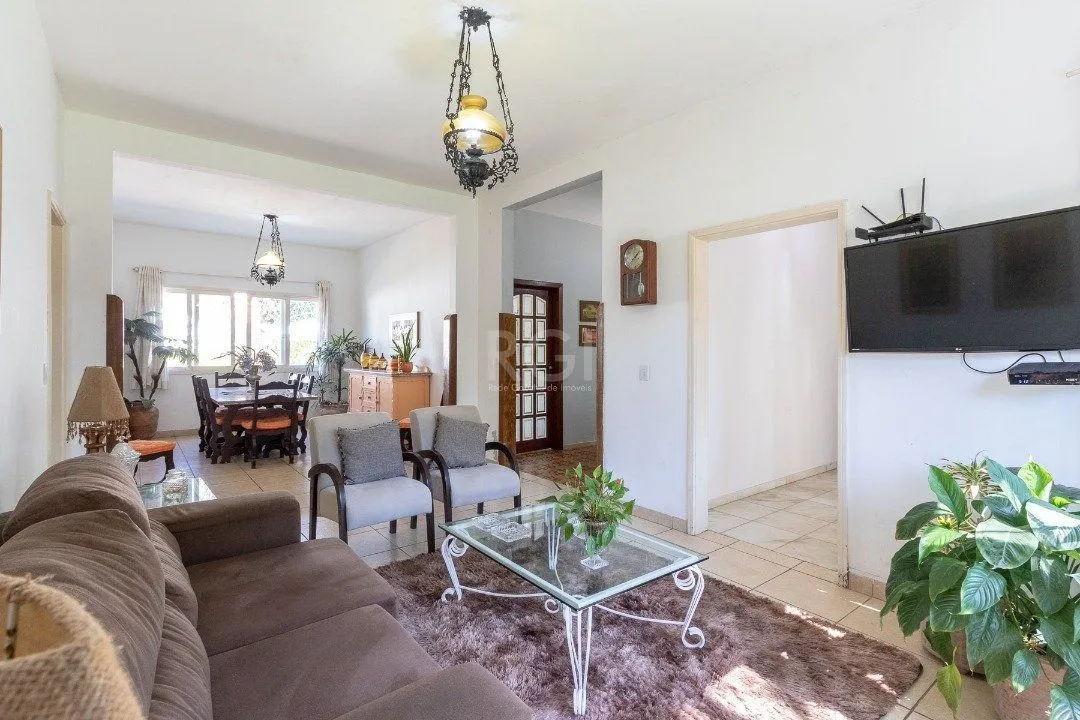 Imagem Casa para Venda - 250m², 3 dormitórios, sendo 1 suites, 3 vagas - Tristeza