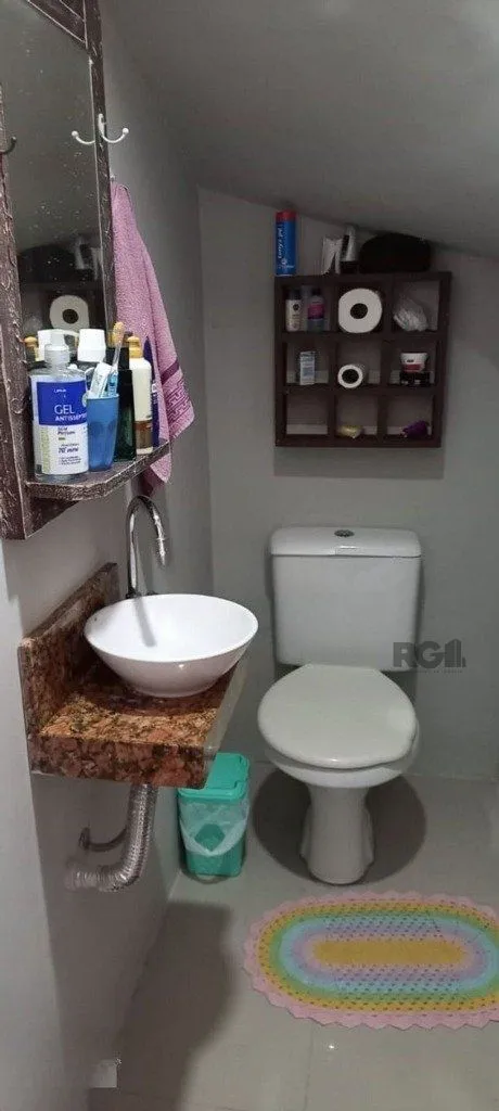 Imagem Casa com 2 dormitórios no bairro Hípica