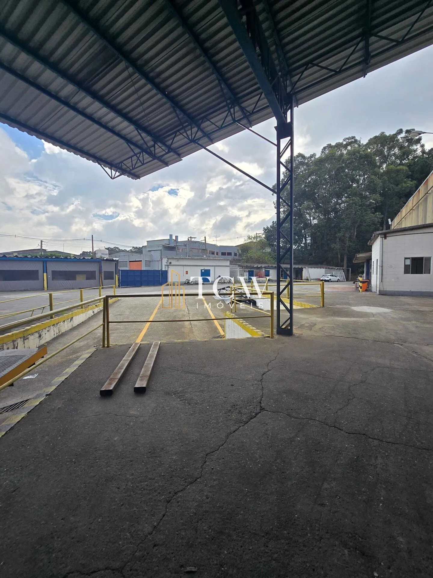 Imagem Galpão Logístico e Industrial para Locação em Guarulhos/SP | 6.724,82 m² | Próximo à Dutra e Aeroporto