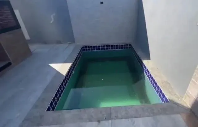 Imagem Casa em Condomínio para Venda em Cabo Frio / RJ no bairro Nova Califórnia (Tamoios)