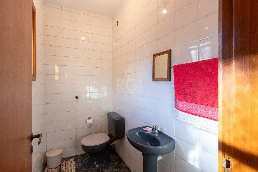 Imagem Casa a venda com piscina, 4 quartos, sendo 1 suite, 3 vagas
