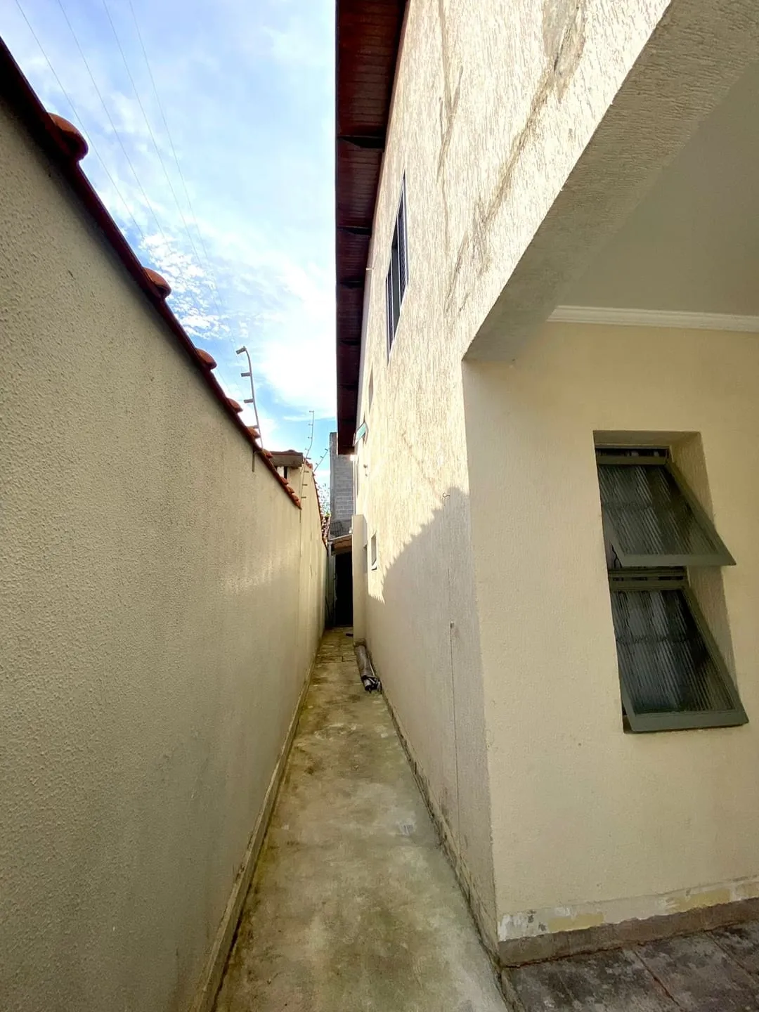 Imagem Casa à venda 2 Quartos, 3 Vagas, 150M², Jardim Gurilândia, Taubaté - SP