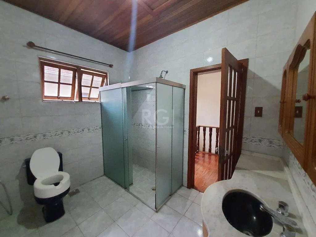 Imagem Casa para Venda - 300m², 3 dormitórios, sendo 3 suites, 5 vagas - Santana
