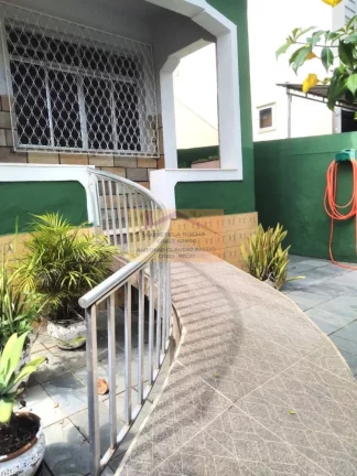 Imagem CASA ESPAÇOSA, EM ÓTIMA LOCALIZAÇÃO!