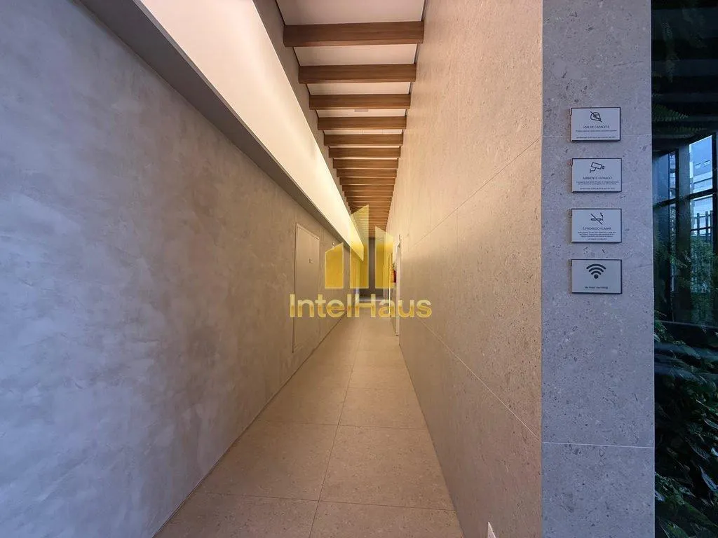 Imagem Apartamento à venda no Batel, em localização privilegiada na Avenida Vicente Machado, próximo a ...