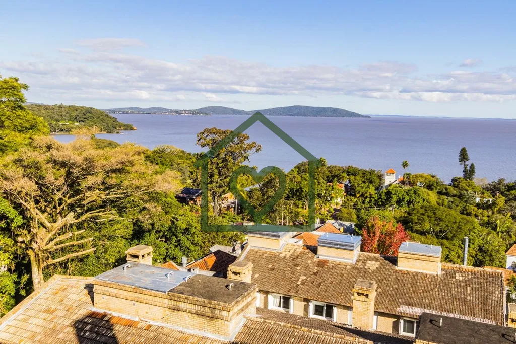 Imagem CASA EM CONDOMÍNIO DE 229m² COM 3 DORMITÓRIOS (1 SUÍTE MASTER), ESPAÇO EXTERNO COM PISCINA, COZ...