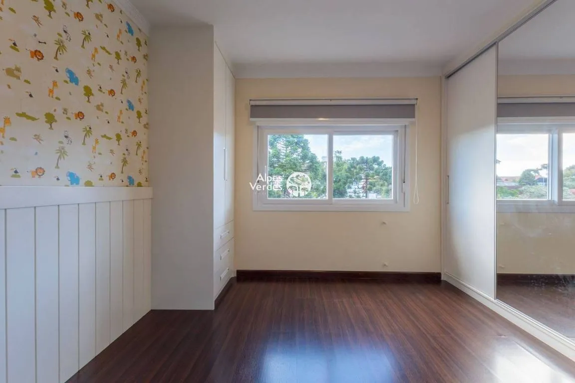 Imagem Vende-se Apartamento, no Centro de Canela-RS, com 3 quartos.