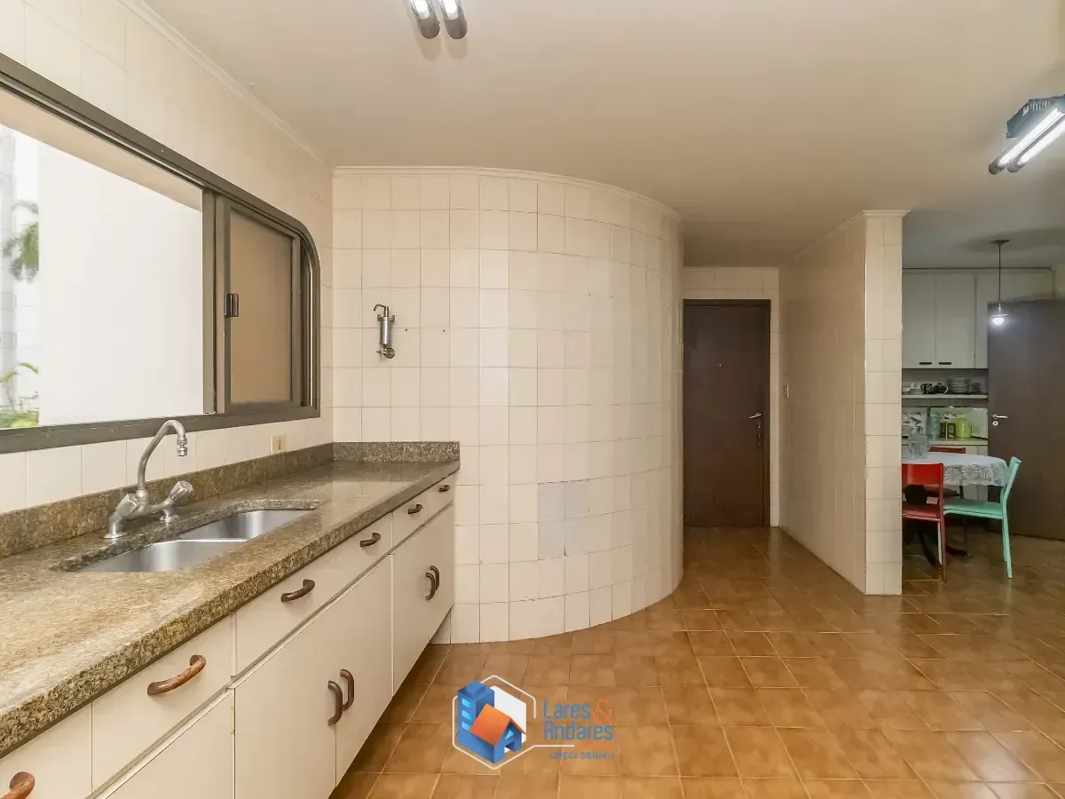 Imagem Apartamento para venda em Moema com 4 quartos, sendo 2 suítes, 170m²