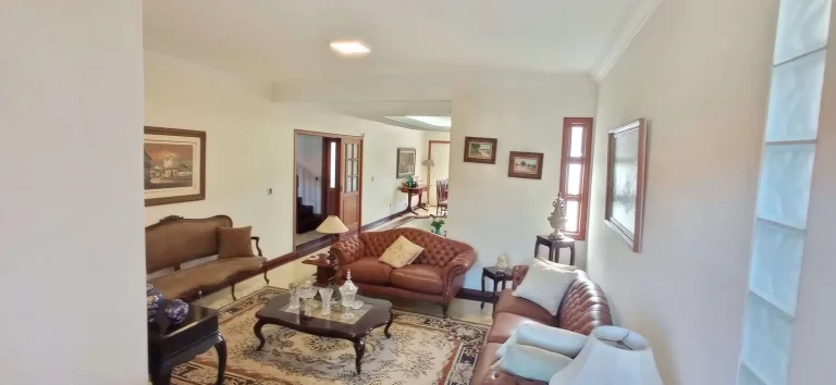 Imagem Casa à Venda com 346 m², 6 Dormitórios, 3 Suítes, Córrego Grande, Florianópolis/SC