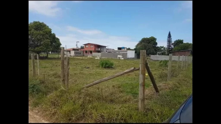 Imagem Terreno de 1.016 m² à Venda em Arroio Rosa, Imbituba-SC, Frente para Refisa