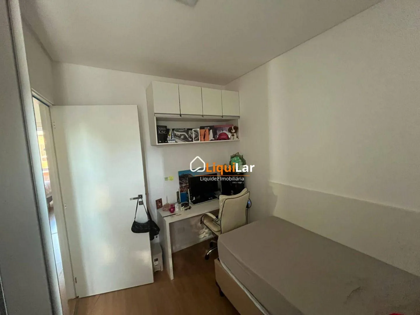 Imagem Sobrado à Venda no Condomínio Blu Park com 3 Quartos, Suíte e Rico em Planejados
