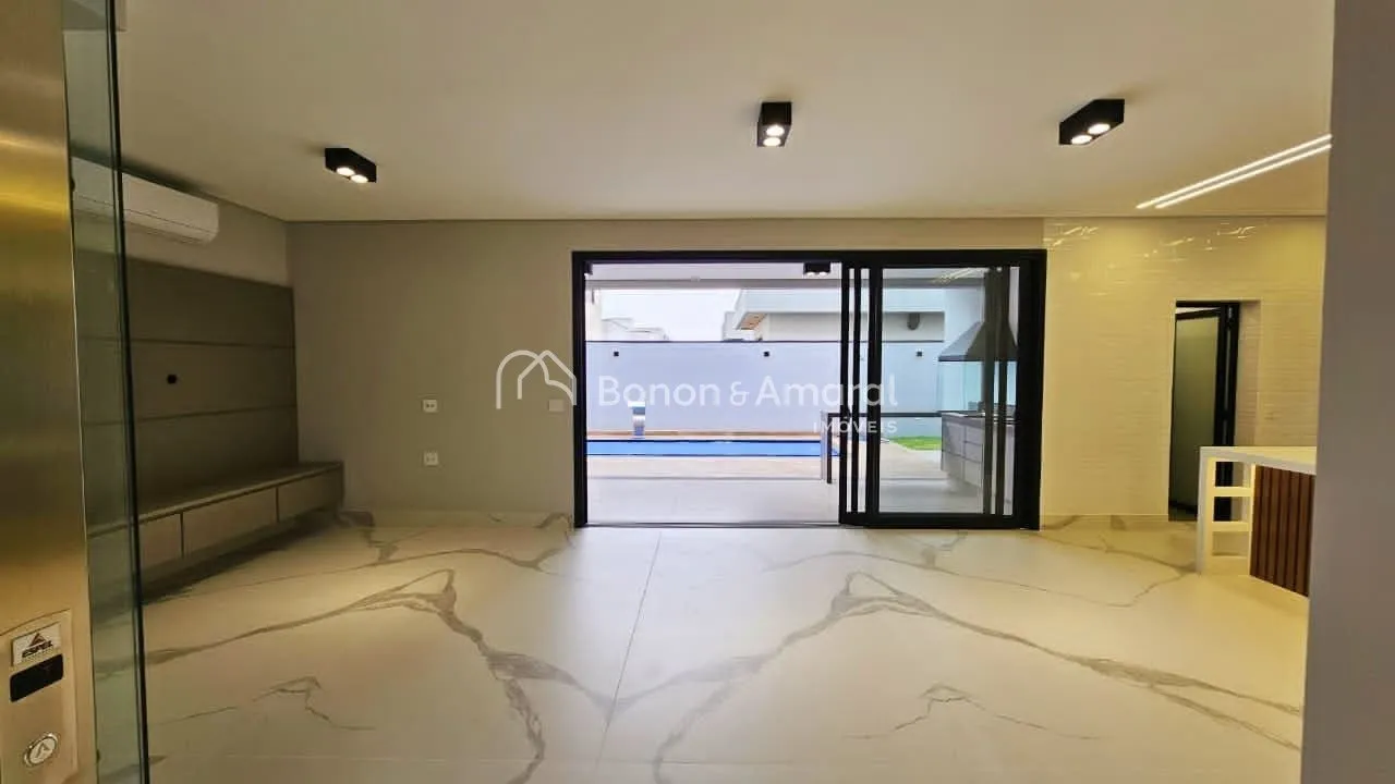 Imagem Sobrado à venda com elevador no Condomínio Royal Garden, Parque Brasil 500, Paulínia