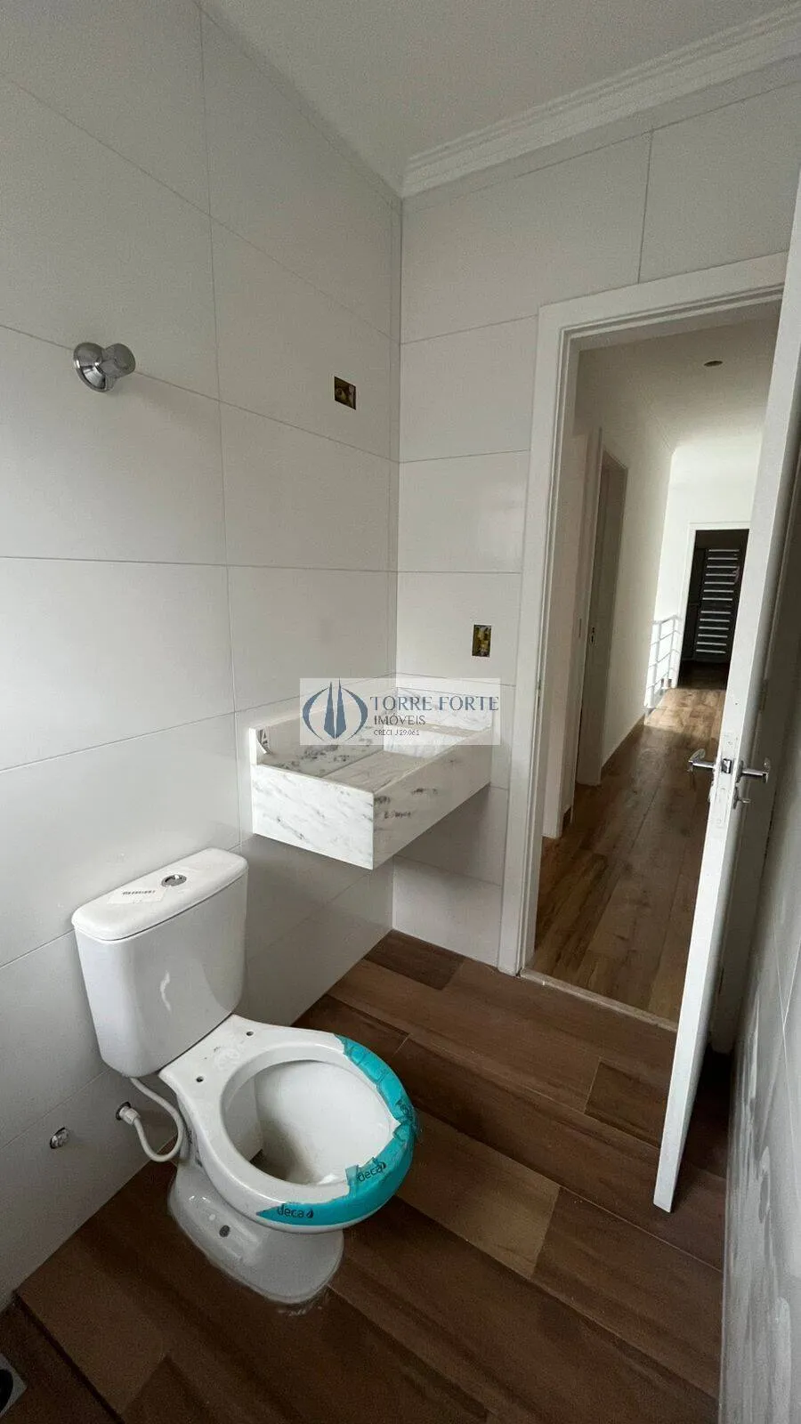 Imagem Casa sobrado novo, com 120m² em rua tranquila na Vila Canero