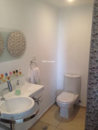 Imagem Luxuoso apartamento de 5 quartos com 5 suítes no Campo Belo, São Paulo-SP: 3 salas, 5 banheiros, 4 vagas e 447m² de área.