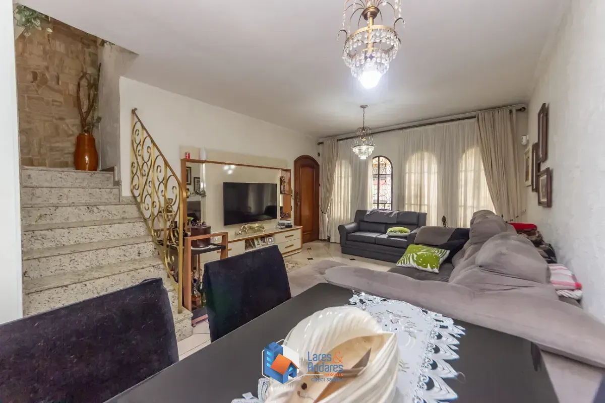 Imagem Sobrado para venda em Vila Guilherme com 4 quartos, sendo 2 suítes, 181m²