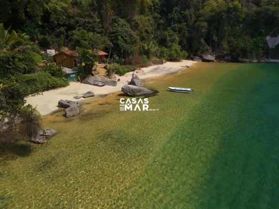 Imagem Terreno de 628,91 hectares com praia paradisíaca em Angra dos Reis-RJ, documentação completa e aceita incorporação.