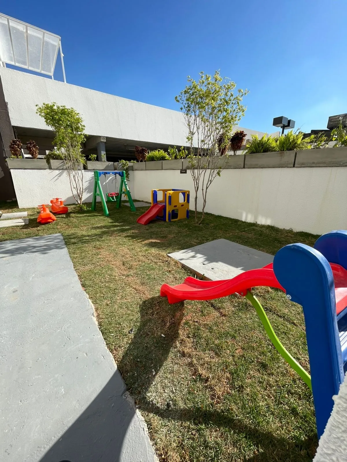 Imagem Excelente apartamento à venda no JJR Hortência, 52m², 2 quartos sendo 1 suíte, varanda gourmet, andar alto, vista da cidade e lazer completo.