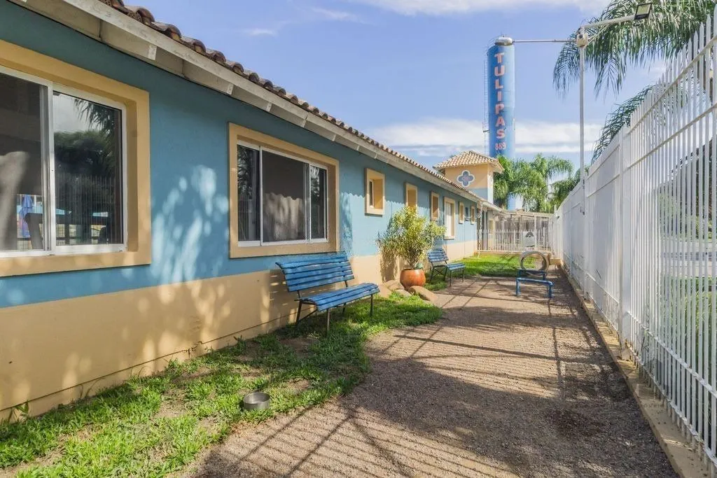 Imagem Casa em condomínio fechado - 70m², 2 dormitórios, 1 vaga de garagem no bairro Humaitá