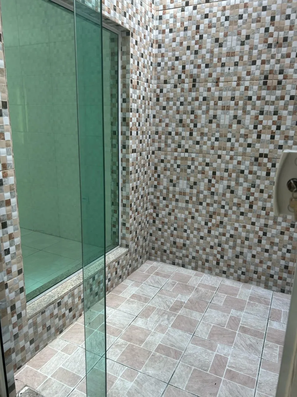 Imagem Sobrado Frontal para Locação na Cidade Líder - Excelente Custo-Benefício