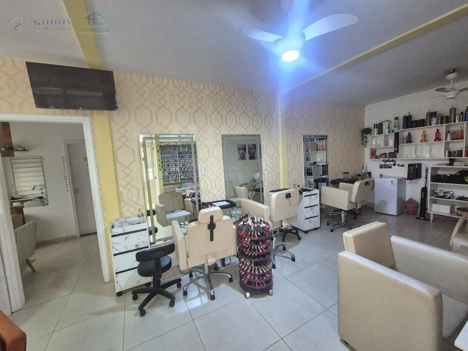 Imagem Aluguel de Espaço para Cabelereira(o) no Centro - Excelente Oportunidade!