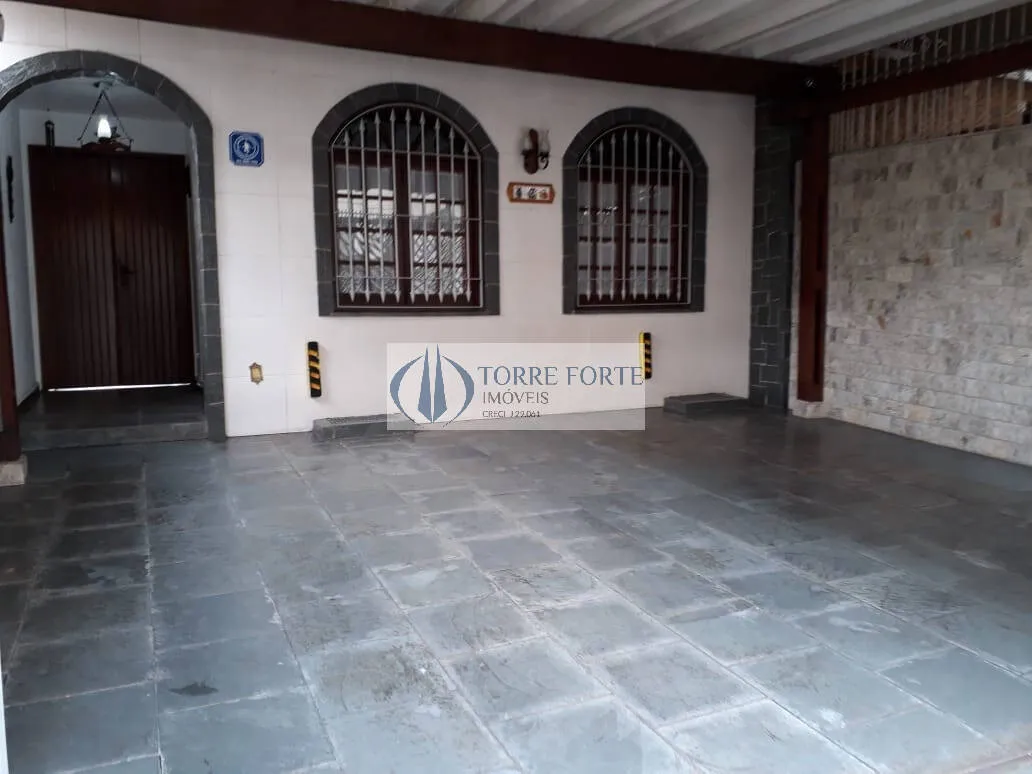 Imagem Casa espaçosa, com 380 m², 3 dormitórios sendo 1 suíte 4 banheiros, 2 vagas