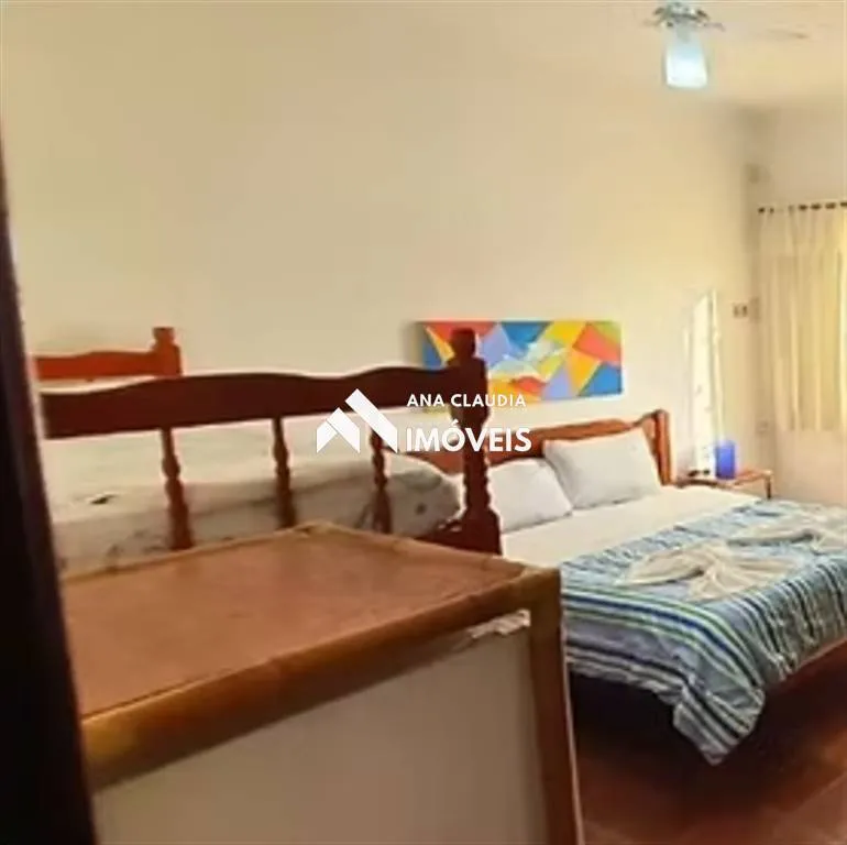 Imagem Imóvel com Pousada em funcionamento. 
Pode ser convertida em escritórios comerciais ou apartamentos para aluguel.
Área do restaurante pode funcionar independente do restante do imóvel