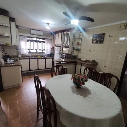 Imagem Casa Averbada à venda em Joinville, bairro Saguaçú