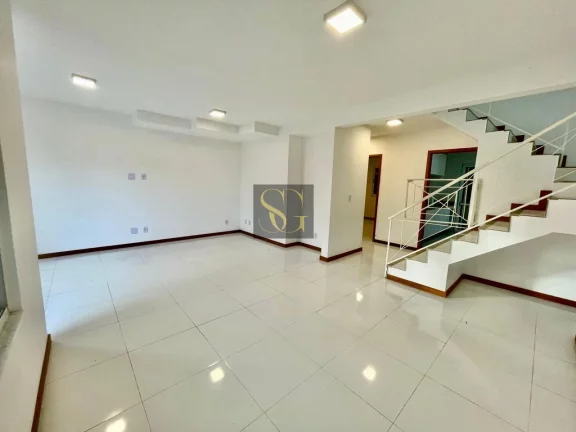 Imagem Casa para Venda em Teresópolis, Vargem Grande, 4 dormitórios, 1 suíte, 2 banheiros, 2 vagas