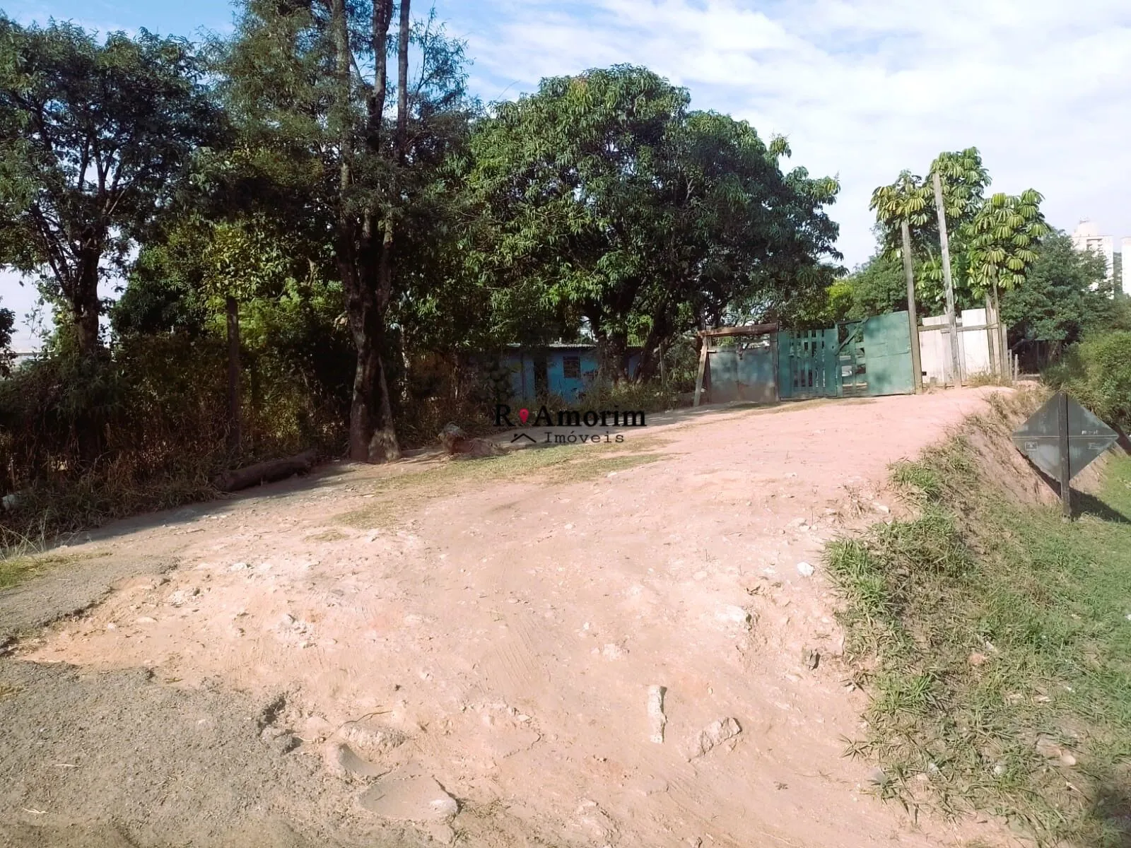 Imagem Terreno comercial a venda na Estrada Romeiros em Barueri