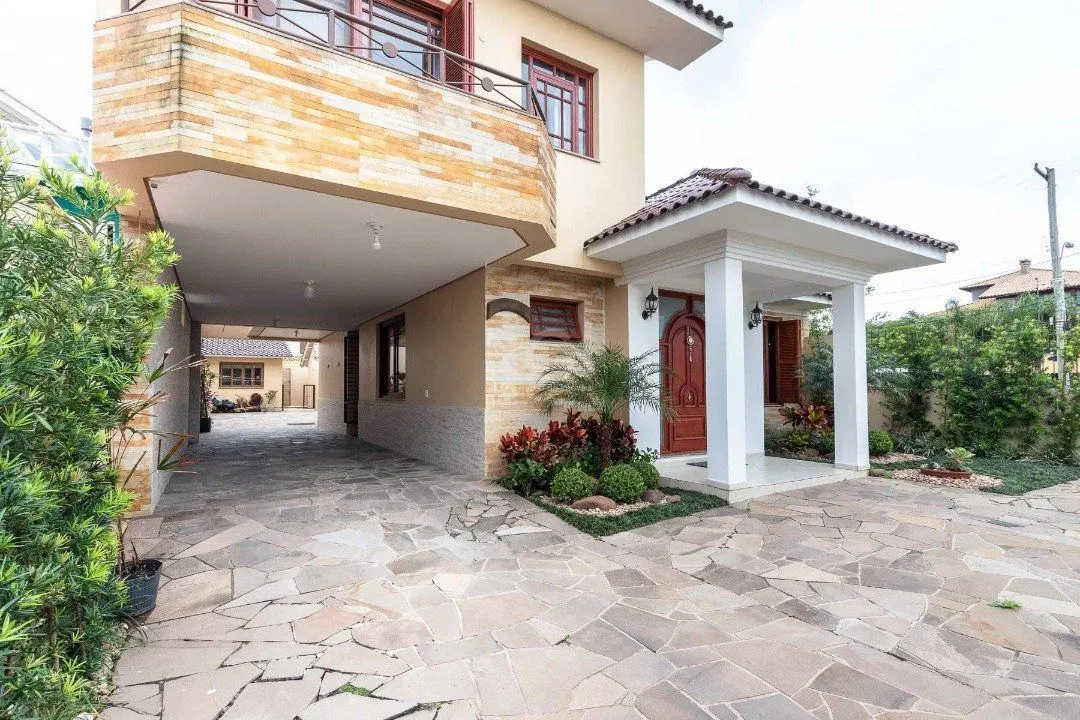 Imagem Casa para Venda - 293.76m², 3 dormitórios, sendo 1 suites, 6 vagas - Guarujá