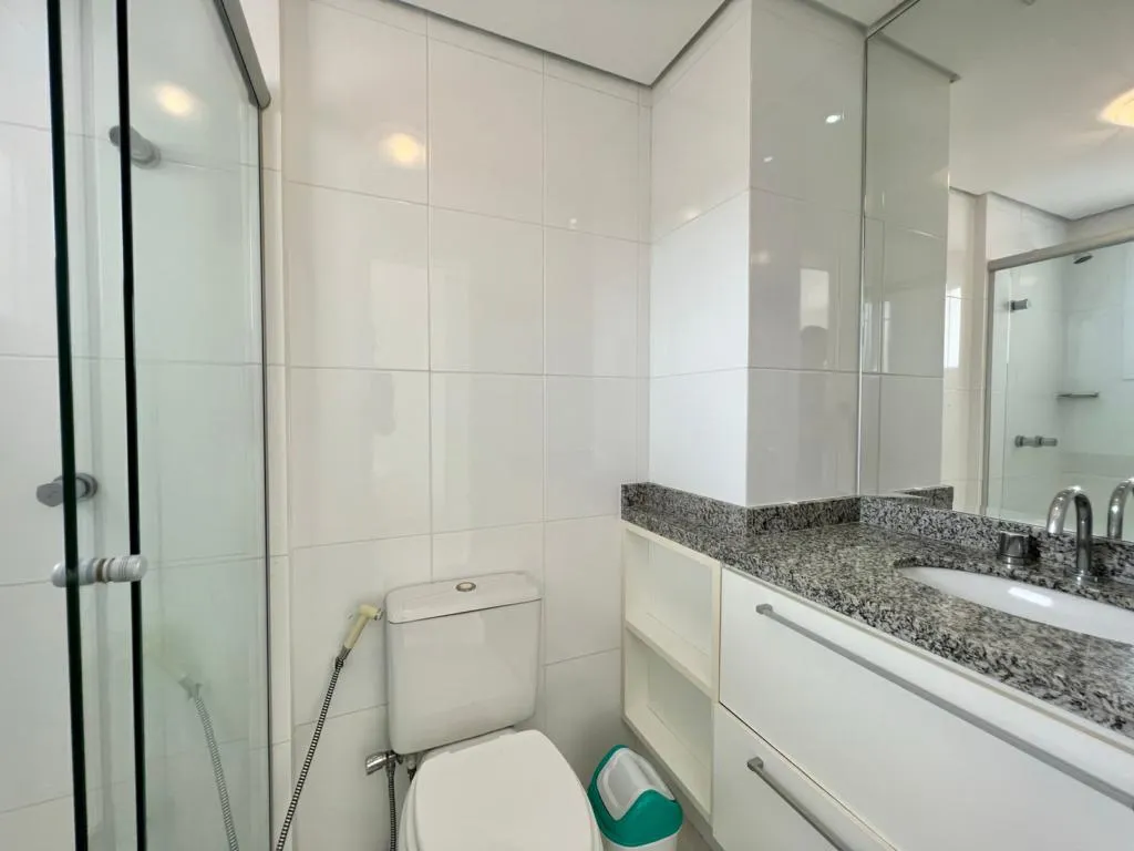 Imagem Casa em Condominio 5 Dormitórios - Bairro --